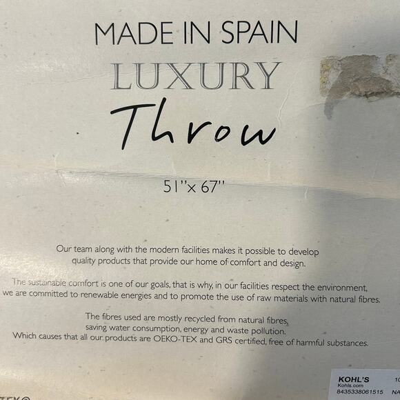 Luxury 51”x 67” Throw‎ Blanket- Made In Spain, recycled cotton blue white navy - Picture 3 of 4